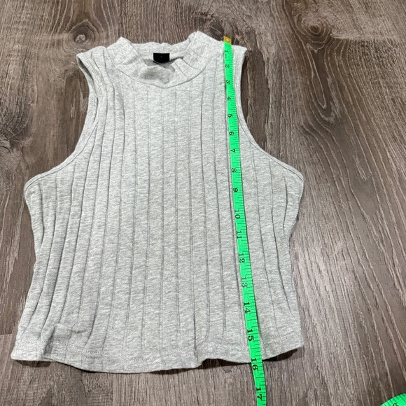 Bundle of 3 SHEIN Ribbed High Neck Cropped Tank Tops - Picture 13 of 16